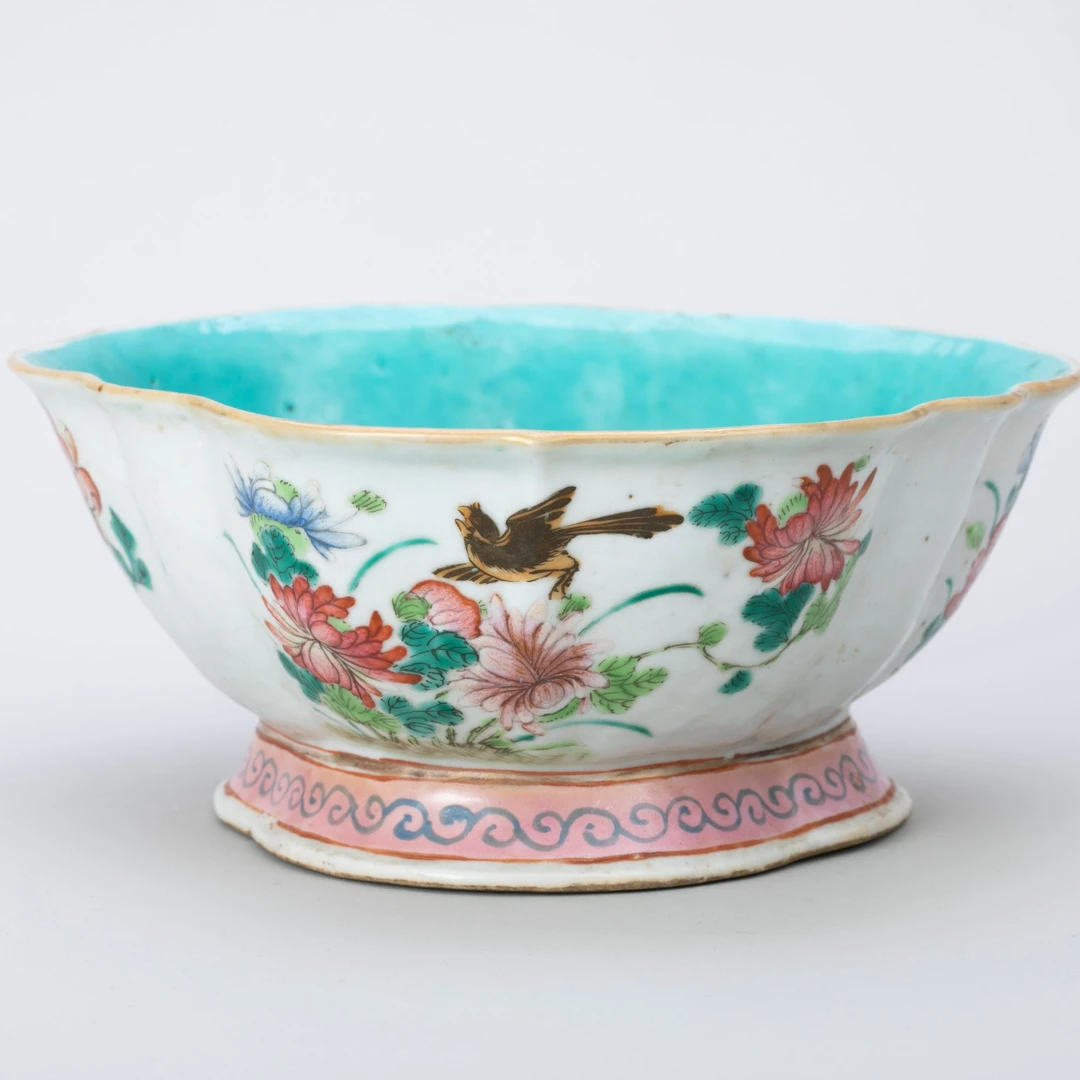 【古董】1、清同治  粉彩花鸟纹莲瓣碗