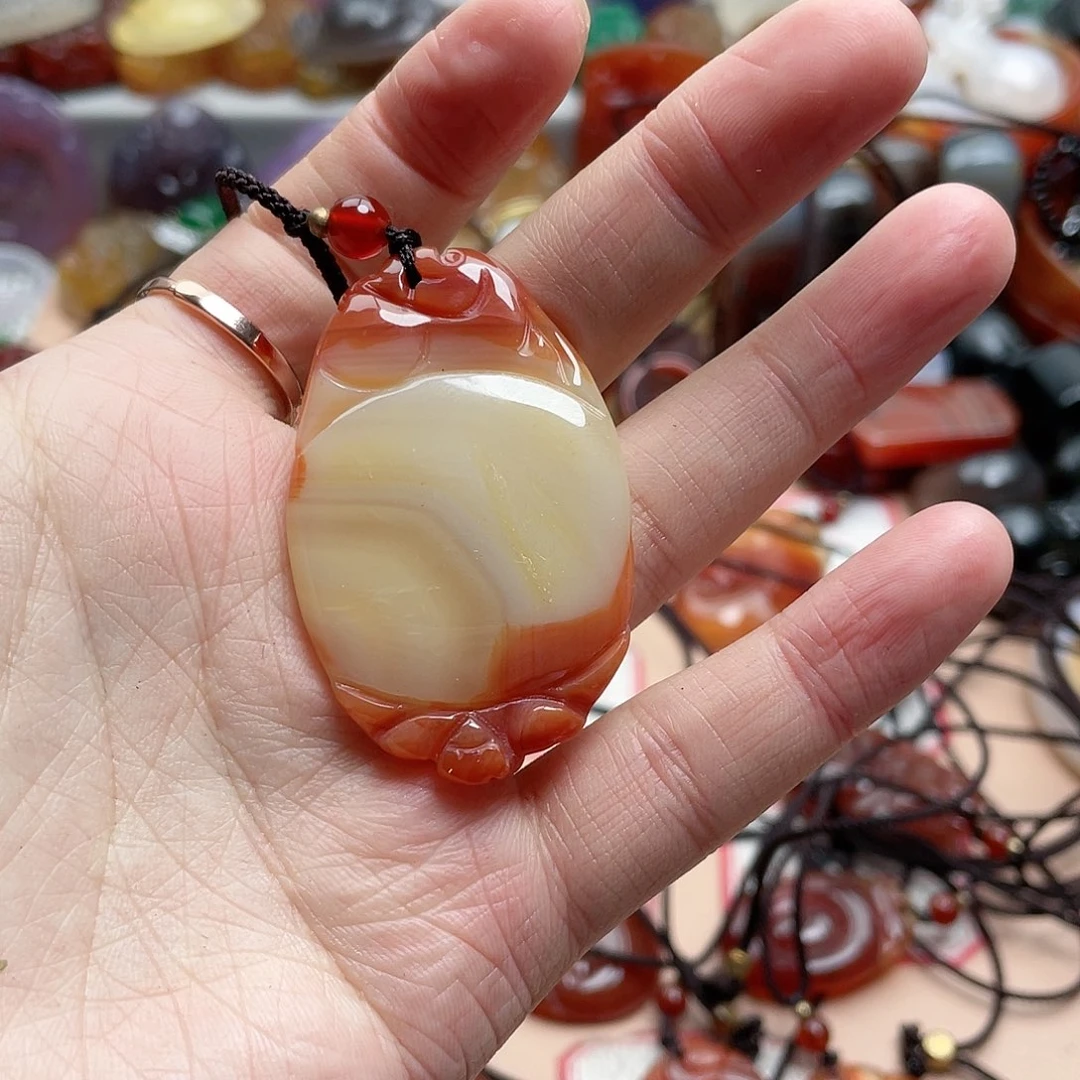玛瑙/玉髓颈饰合金为*你