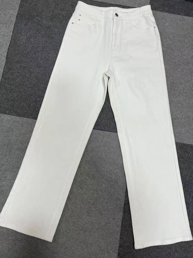 LZ女士时尚老钱风极简窄版直筒白色牛仔裤