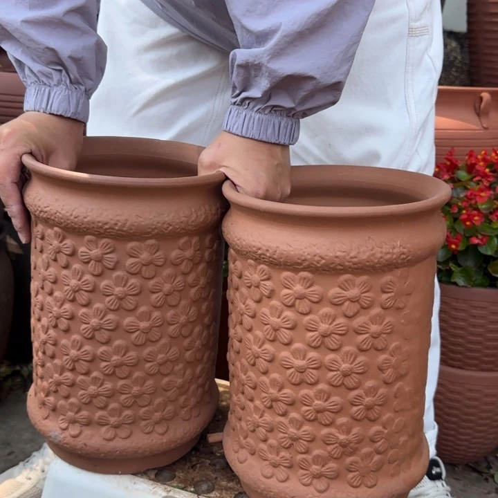 紫砂花盆口20高31宜兴土陶瑕疵小花模糊