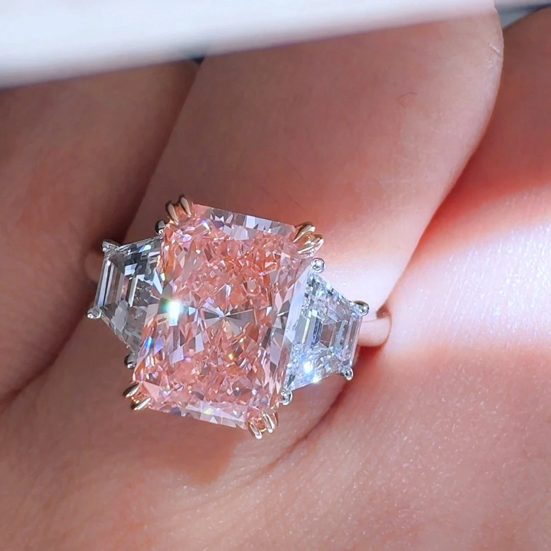实验室培育钻石IGI三克拉艳彩粉三石款粉钻戒指，樱花粉顺丰包邮