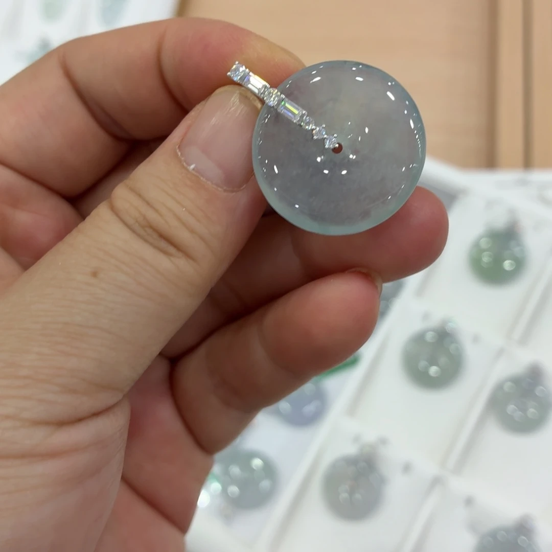 翡翠18K金镶嵌颈饰翡翠平安扣