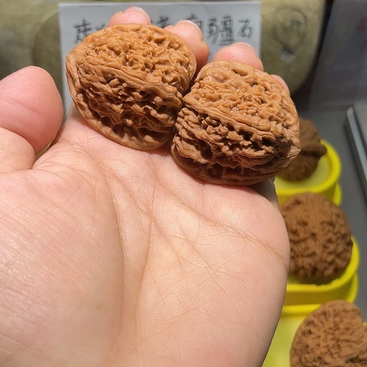 文玩核桃把件22号，37尺全品三角疆同克重