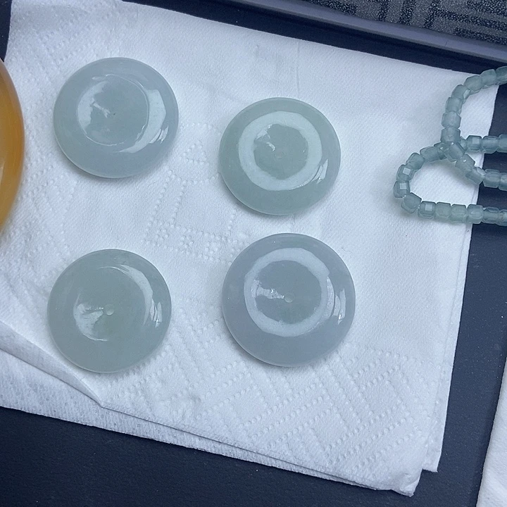 翡翠颈饰未镶嵌吊坠