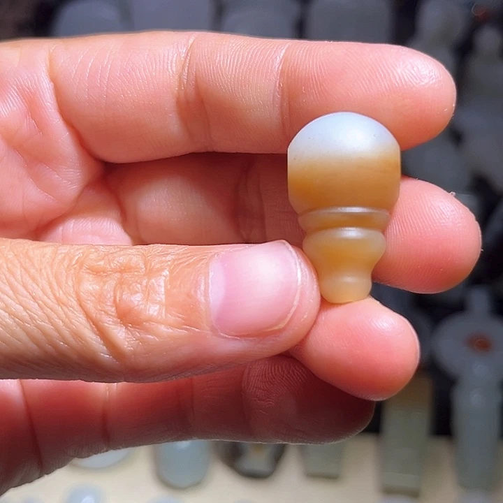 水***笑颈饰未镶嵌和田玉