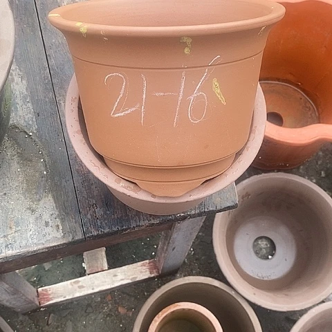 中国宜兴紫砂花盆，