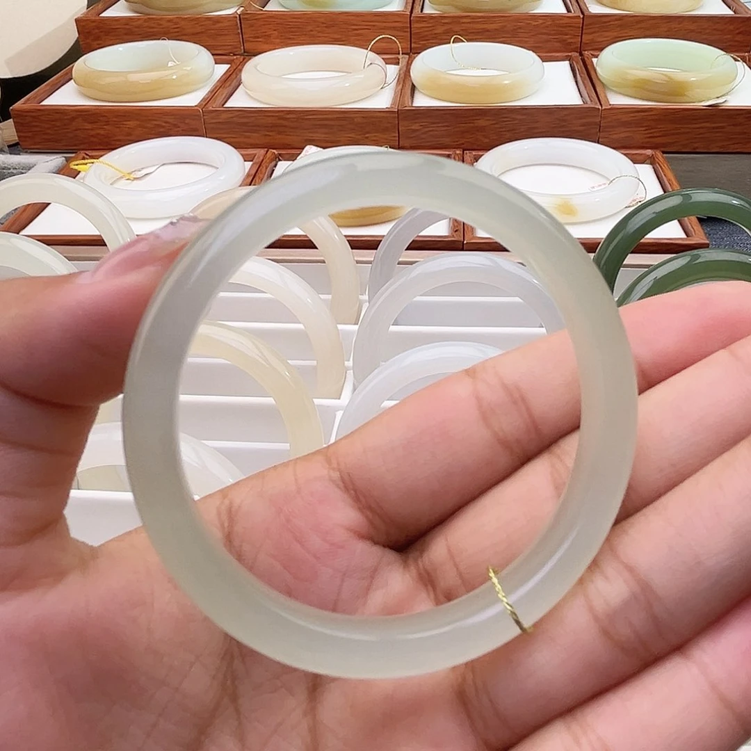 和田玉手镯未镶嵌52.8