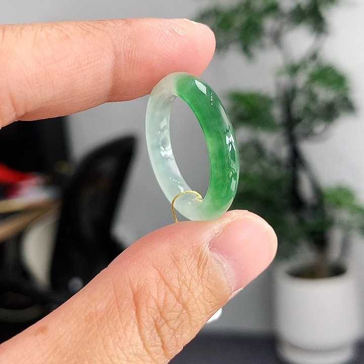 翡翠未镶嵌戒指18号