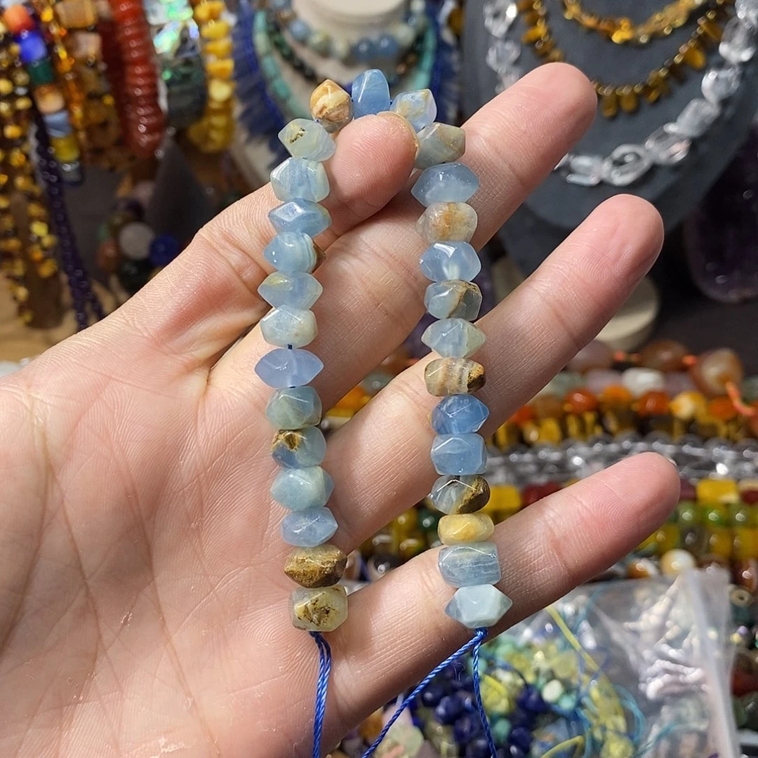 石英质玉未镶嵌，蓝方解冲角10mm，