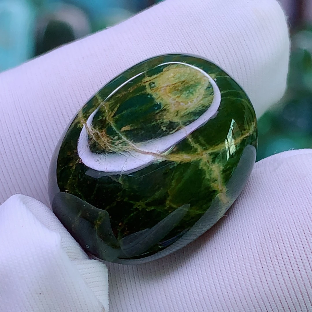 未镶嵌绿松石颈饰