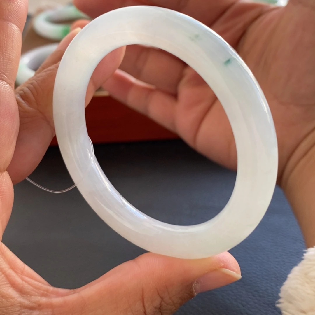 翡翠未镶嵌手镯（圆镯）天然翡翠手镯