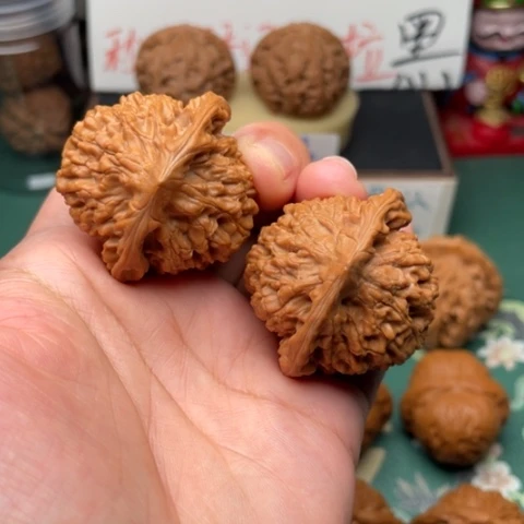 【闪购商品】文玩核桃吊坠胖*墩42全品官帽