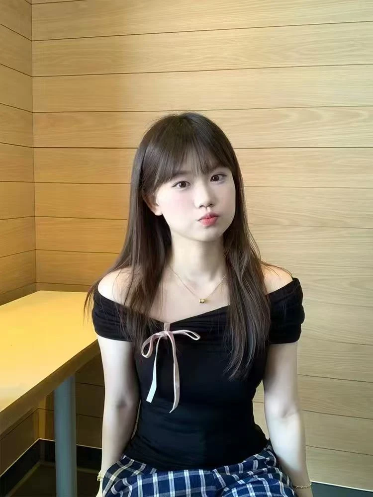 黑色一字领性感蝴蝶结短袖T恤女2025夏新款修身短款甜辣露肩上衣