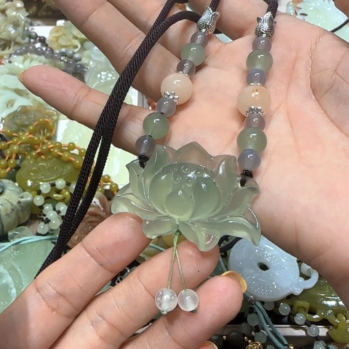 蛇纹石玉未镶嵌吊坠