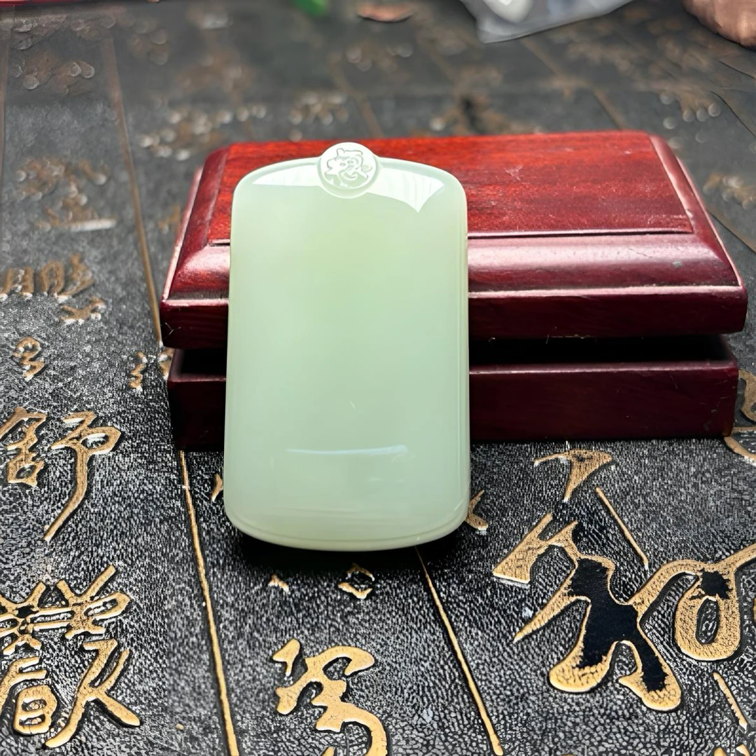 天然和田玉手工雕刻无事牌男女士百搭款长52宽30厚11