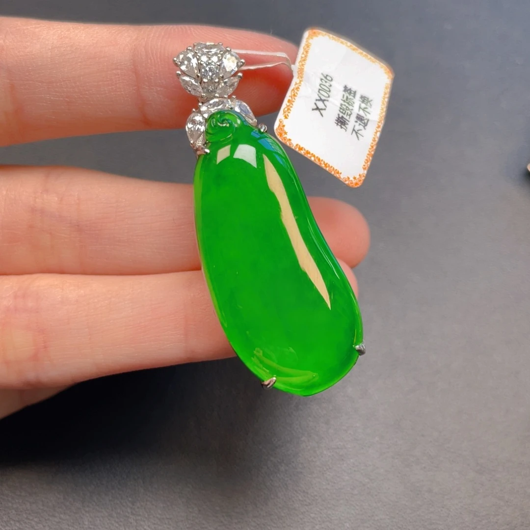 【闪购商品】吊坠(不含链)银S925镶嵌翡翠