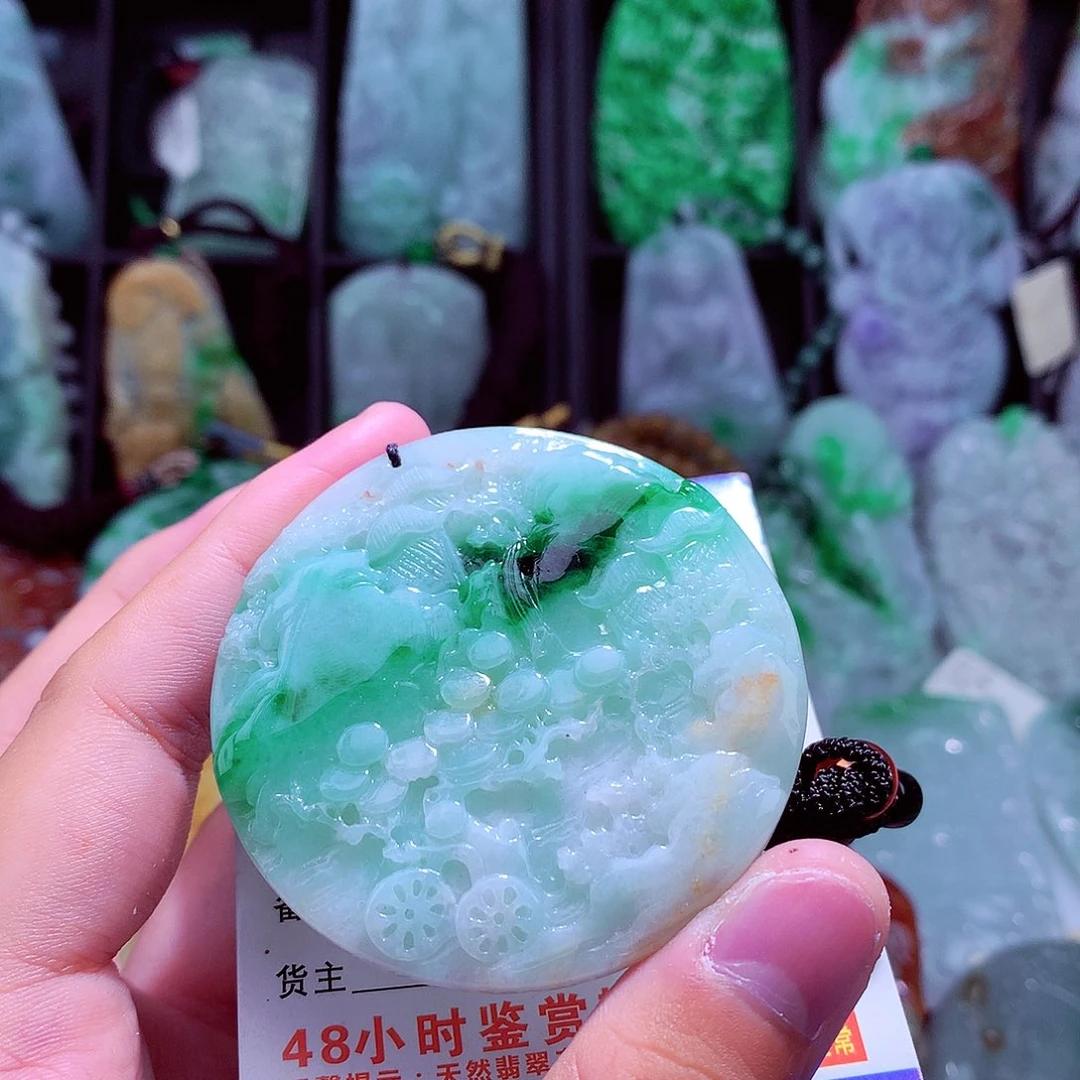 颈饰未镶嵌翡翠天然