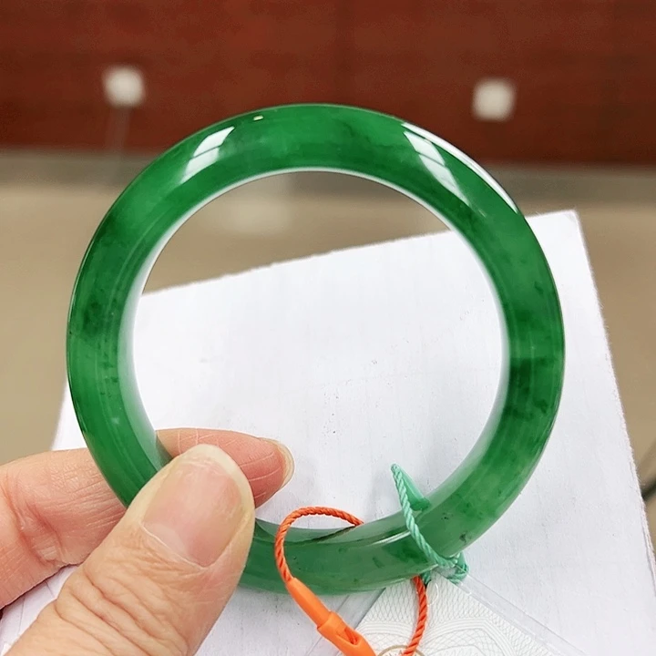 石英质玉（非洲翠）合金手镯