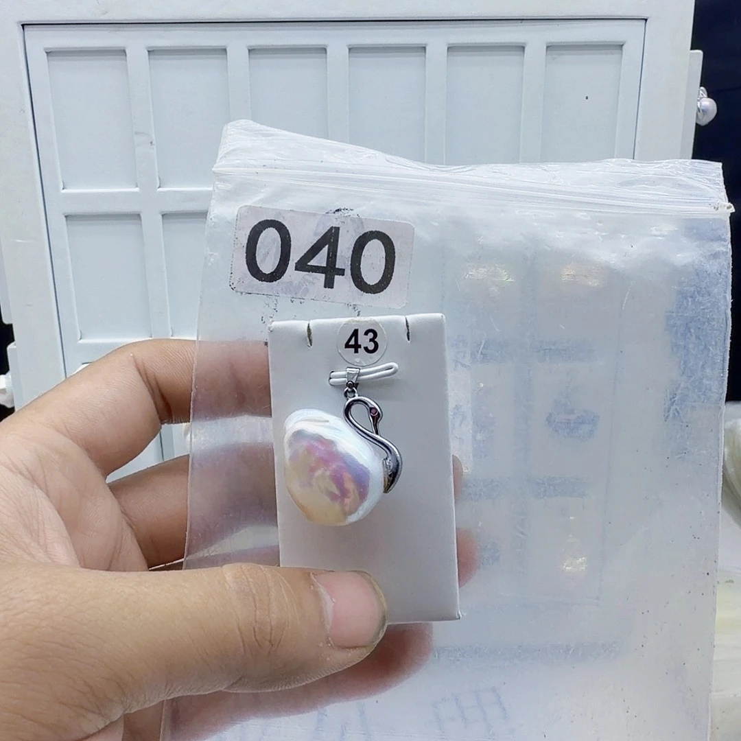 钛钢颈饰淡水珍珠