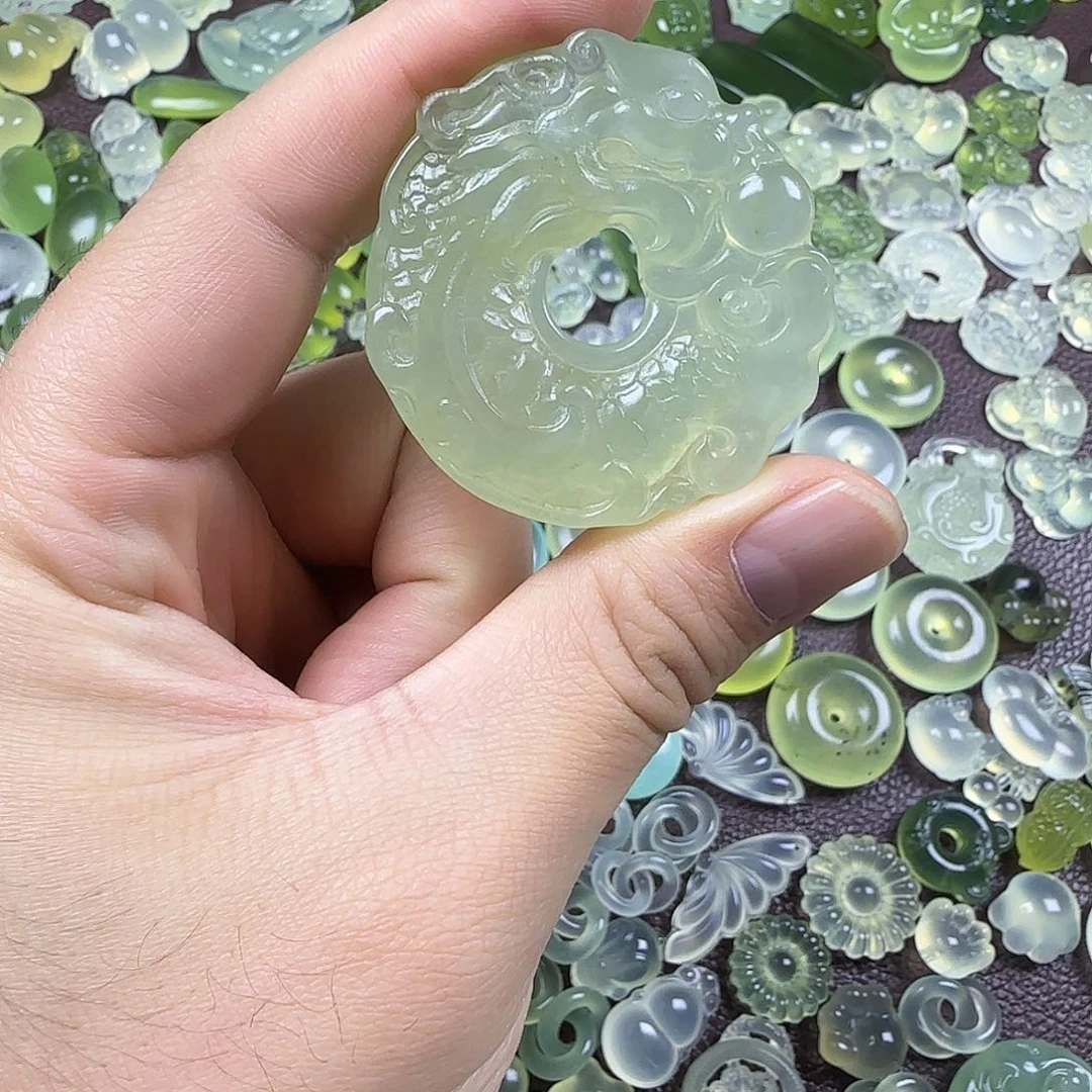 蛇纹石玉未镶嵌岫玉吊坠