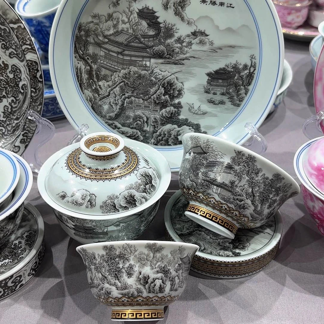 瓷片景德镇瓷器精品陈列