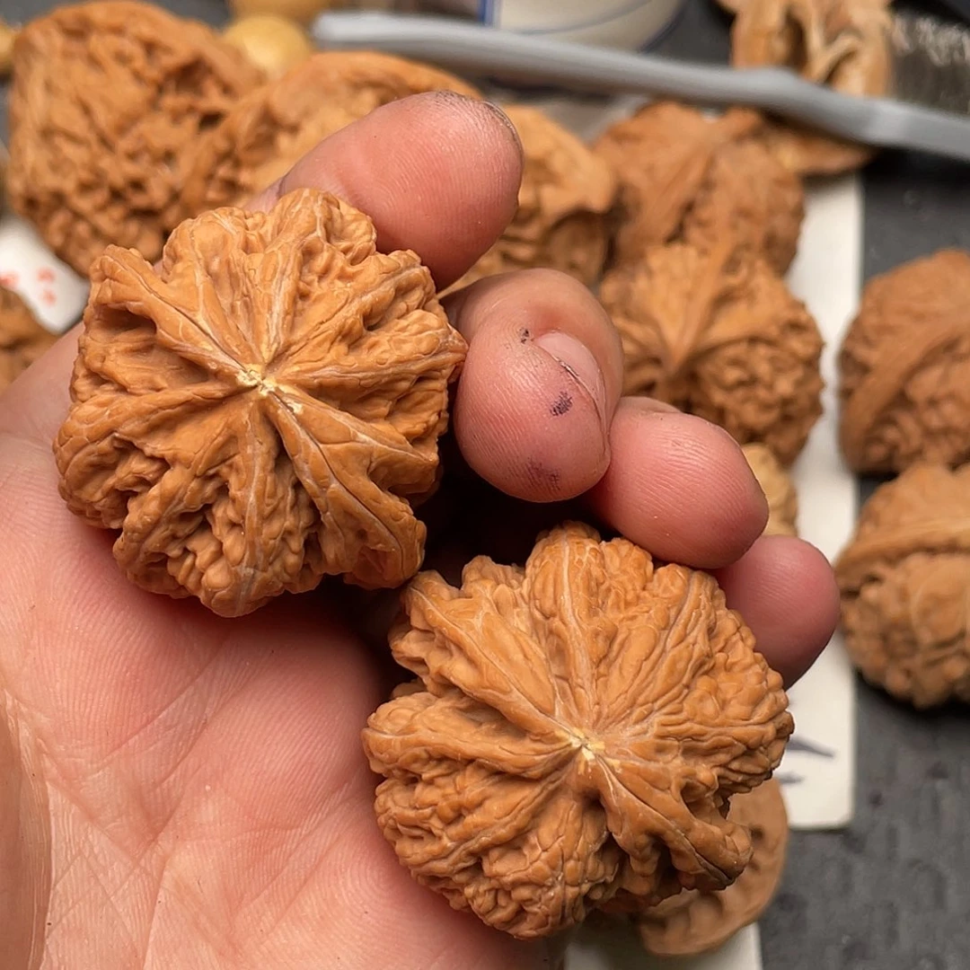 文玩核桃吊坠走****了促进