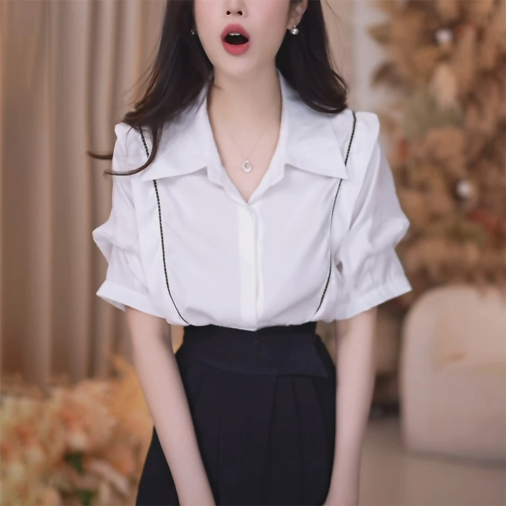 白色职业设计感短袖衬衫女夏季2025新款宽松时尚显瘦洋气v领上衣