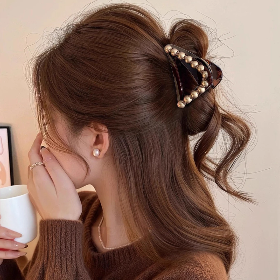 新款8cm氛围感精致璀璨珍珠镂空三角抓夹立体高端时尚气质鲨鱼夹