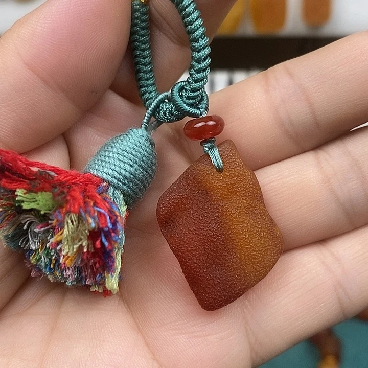 蜜蜡未镶嵌珠宝奇石05