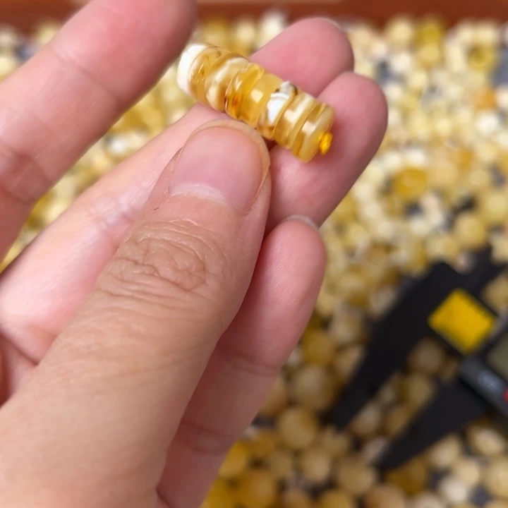 蜜蜡未镶嵌裸石8.6mm一组