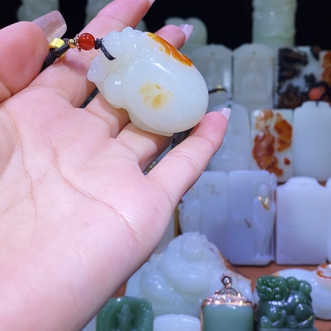 和田玉颈饰未镶嵌王*，