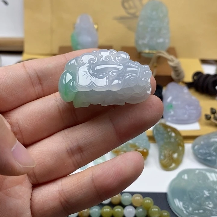 爱***丫颈饰未镶嵌翡翠缅甸翡翠