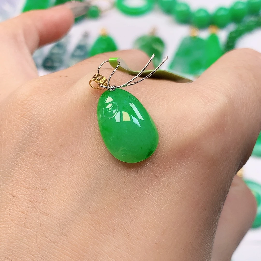 翡翠18K金镶嵌吊坠(不含链)