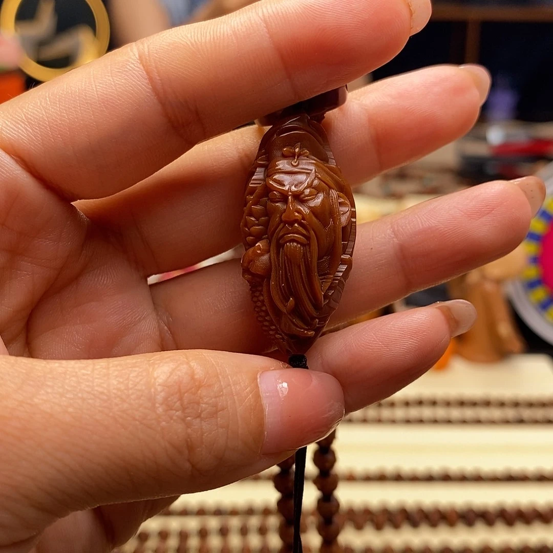 手串橄榄核神龙关公