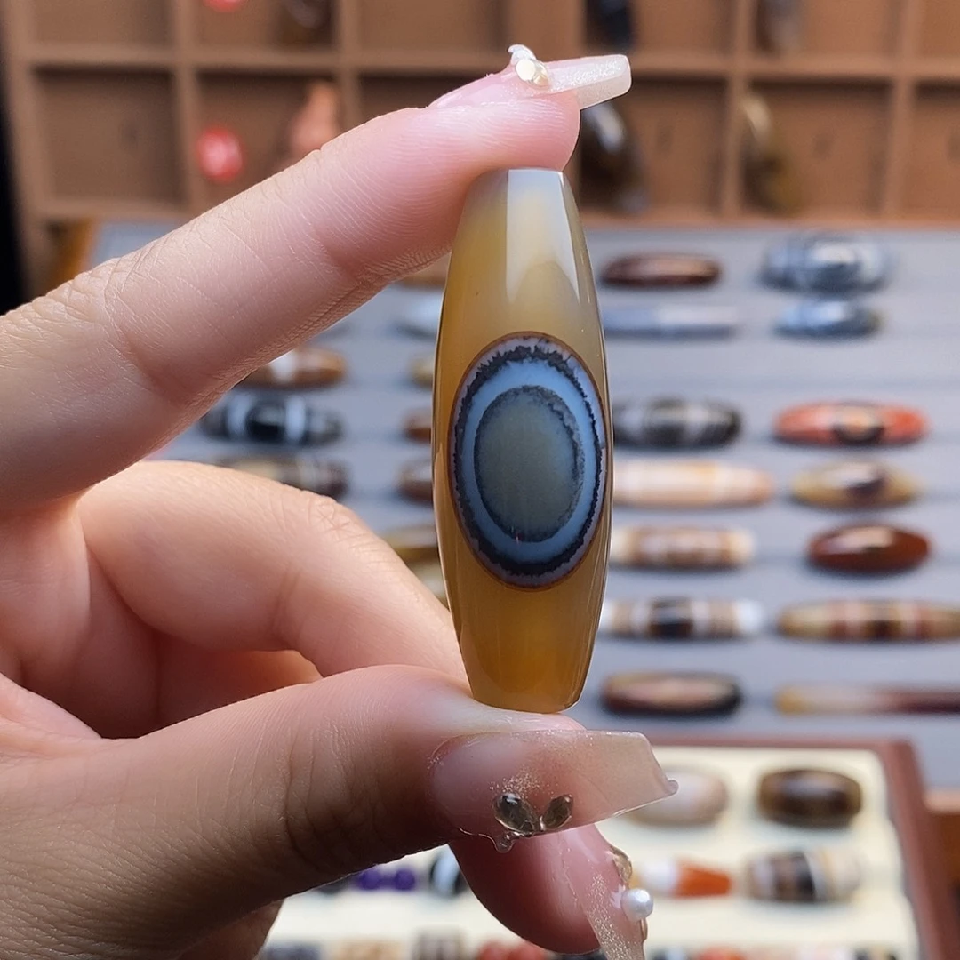 飞***月玛瑙/玉髓颈饰未镶嵌