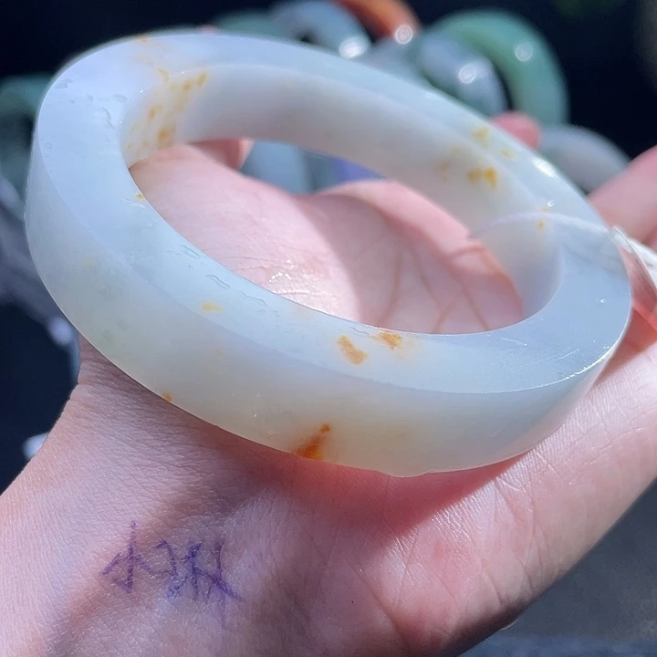 定制翡翠未镶嵌翡翠手镯