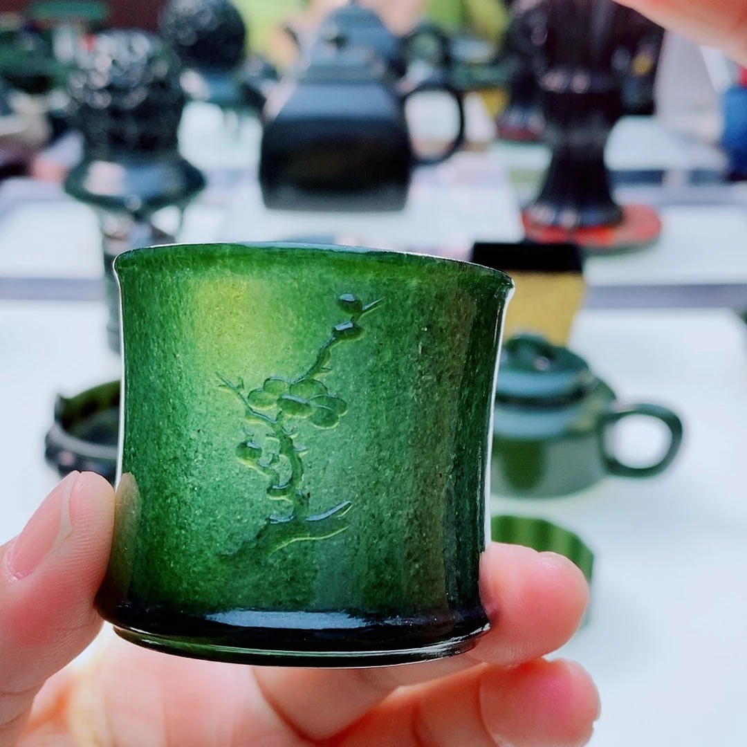 未镶嵌和田玉摆件微瑕