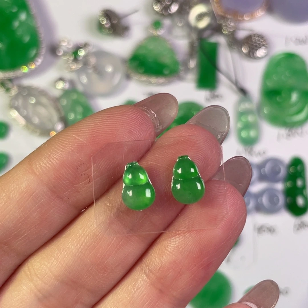 翡翠未镶嵌颈饰裸石