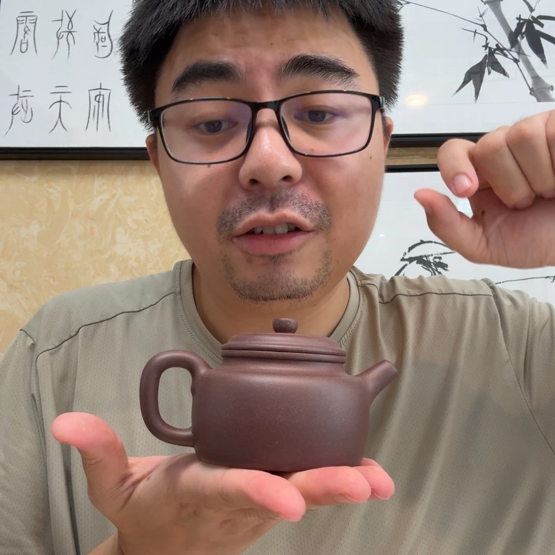 茶杯底槽青微瑕的壶