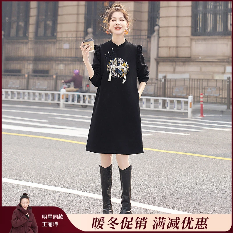 丝柏舍2025棉秋新款女国风刺绣盘扣木耳边新中式连衣裙S43B6940L