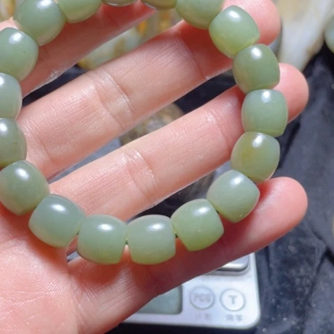 套链未镶嵌和田玉（糖玉）