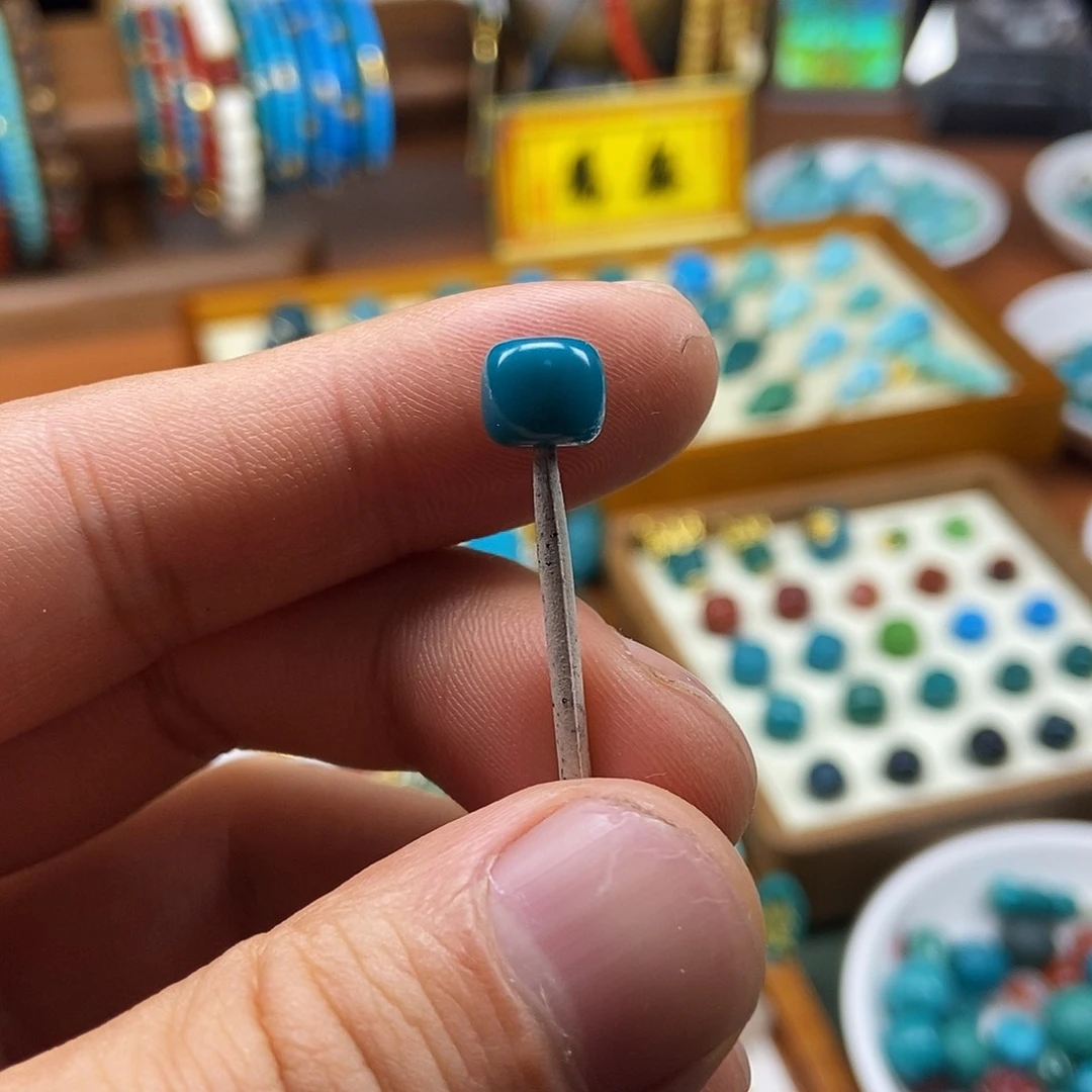 绿松石未镶嵌珠宝奇石