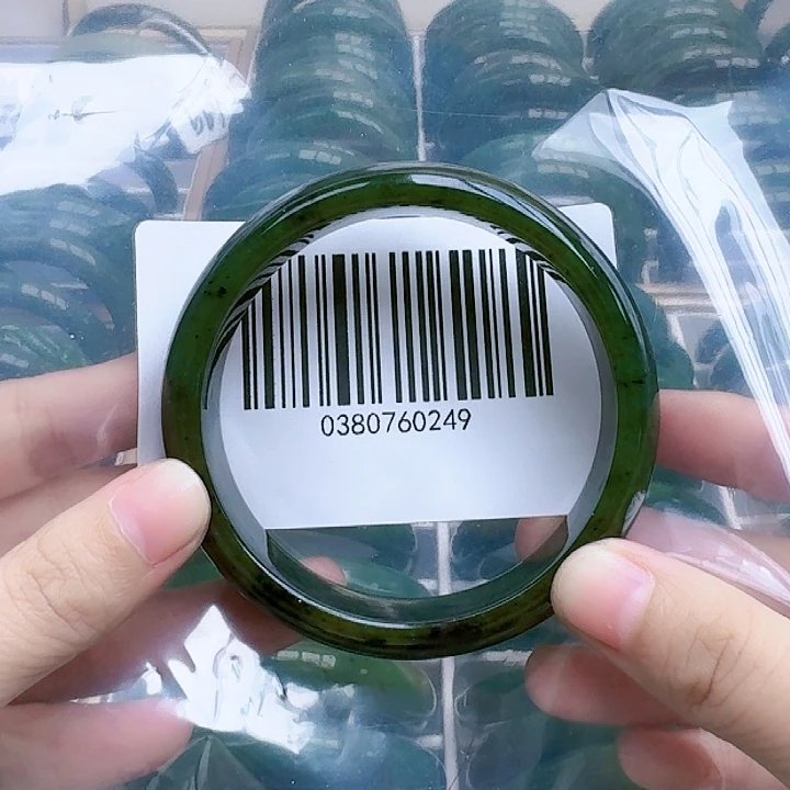 和田玉（碧玉）手镯未镶嵌6061微瑕