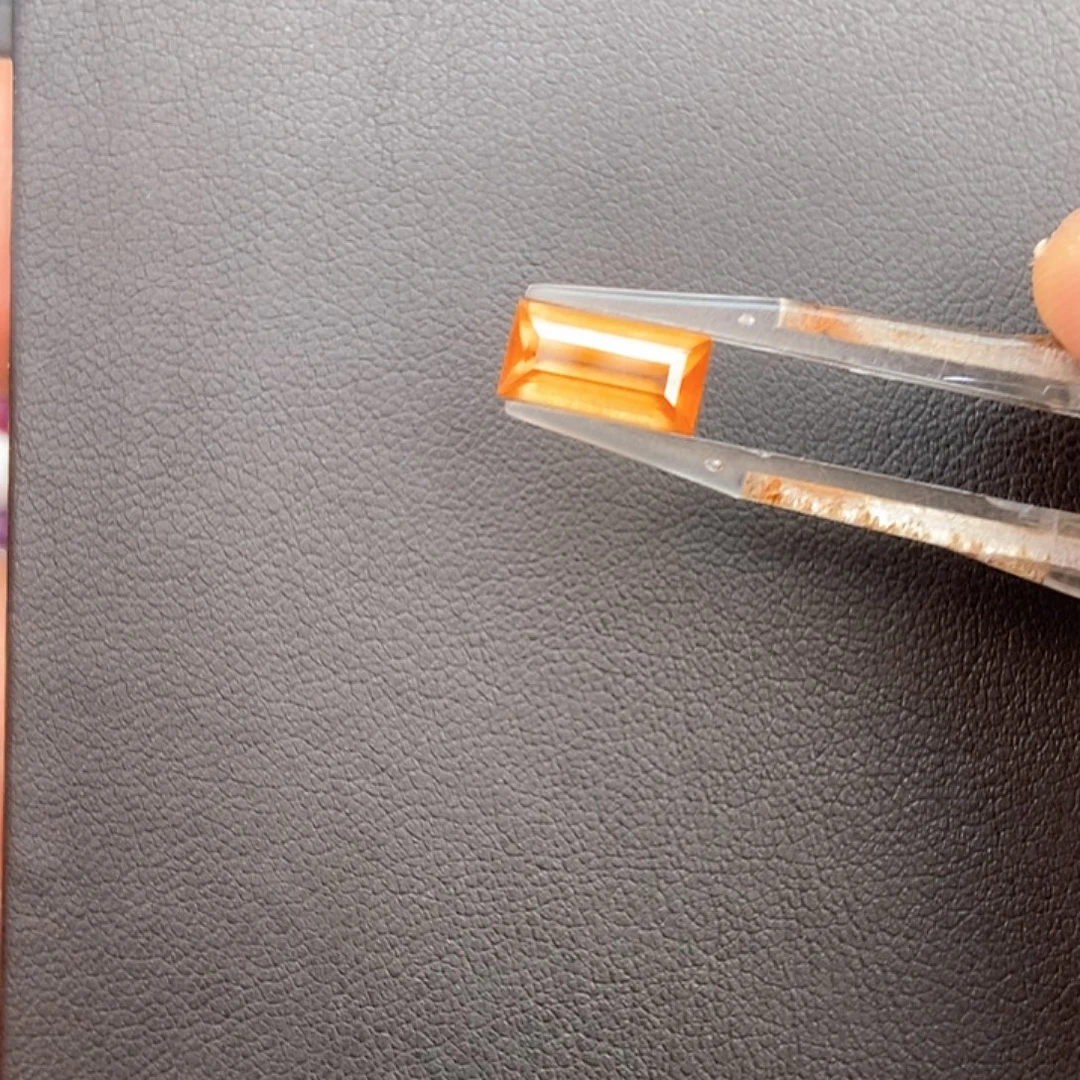 未镶嵌裸石石榴石（芬达石）天然