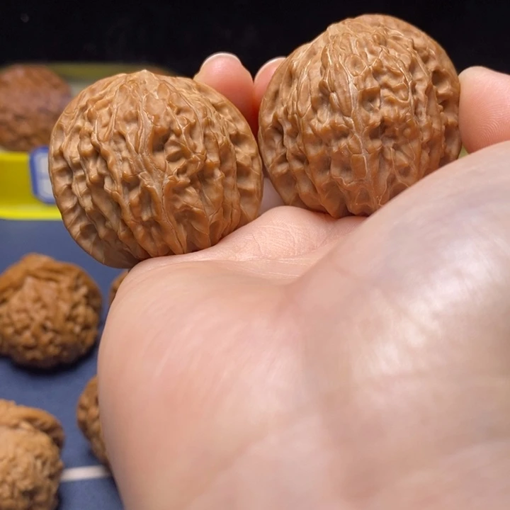 文玩核桃把件40老树磨盘