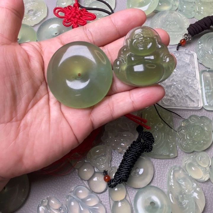 岫玉吊坠(赠链)未镶嵌服***姐