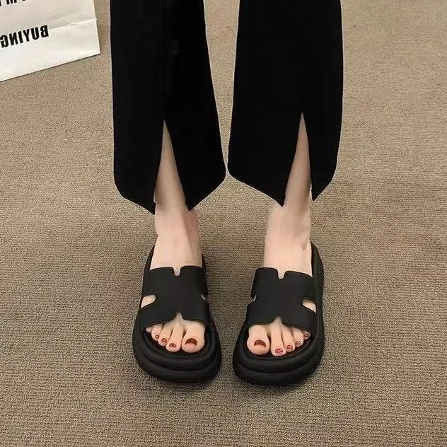 时尚简约百搭厚底凉拖鞋女夏季外穿2025新款防滑海边沙滩鞋配裙子