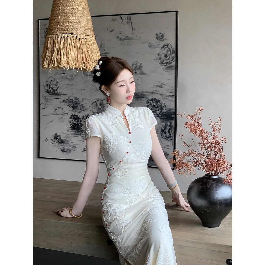 凌茜恣禾【云霄】国风新中式浅杏绣花红扣裙气质高级感修身显瘦旗袍