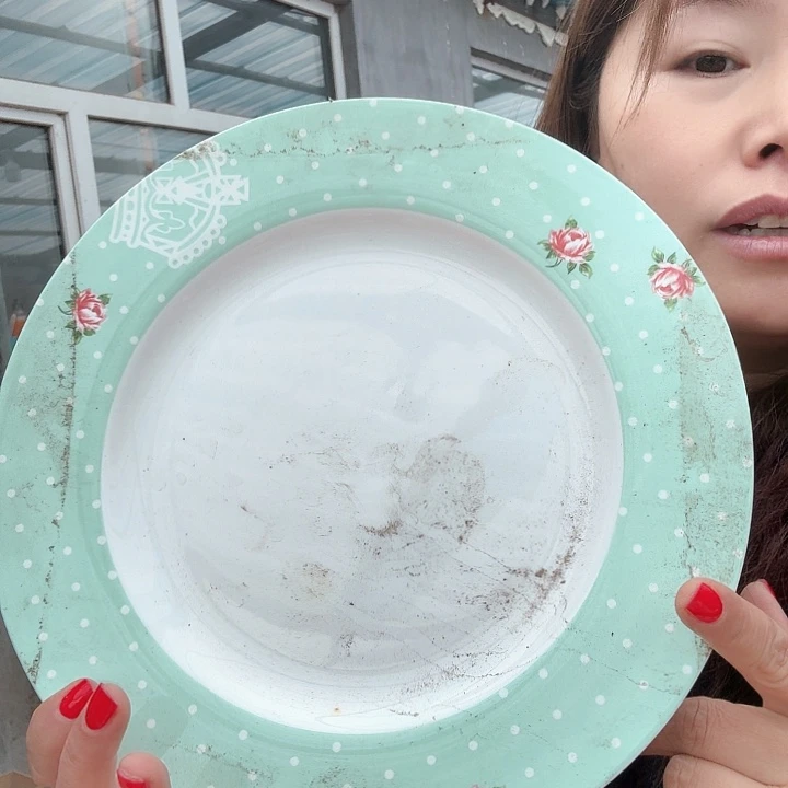 骨瓷绿色波点牛排盘微瑕