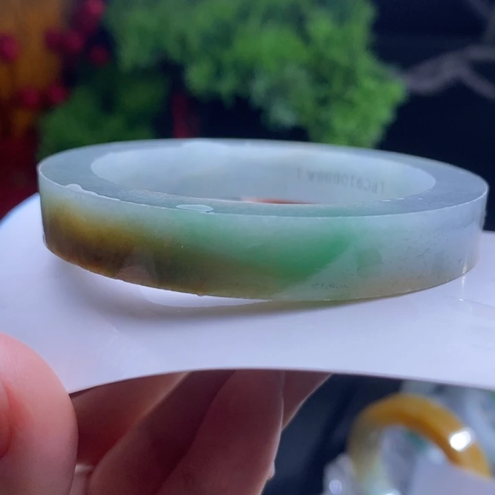 未镶嵌翡翠手镯定制翡翠